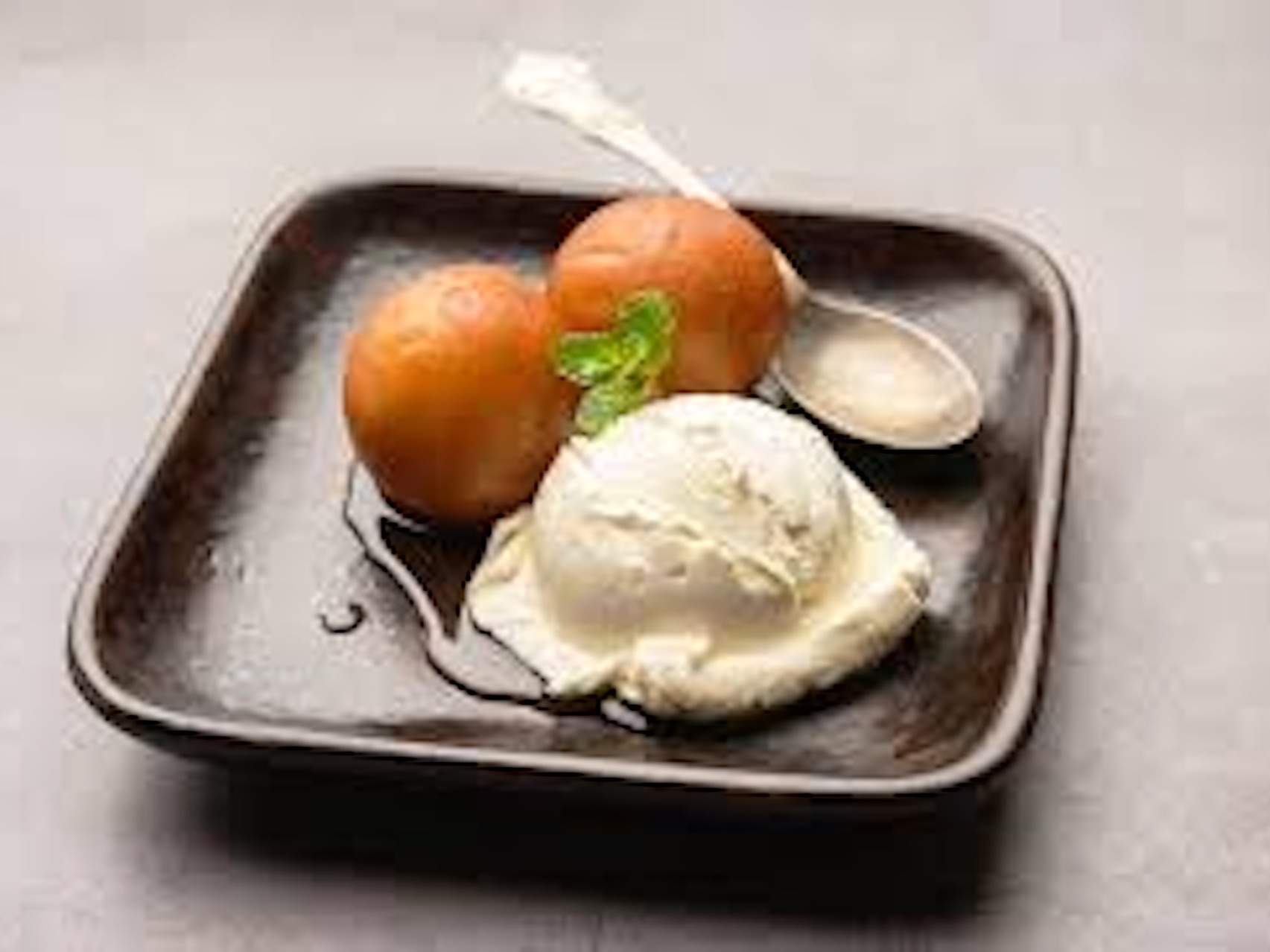 Gulab Jamun With Ice Cream