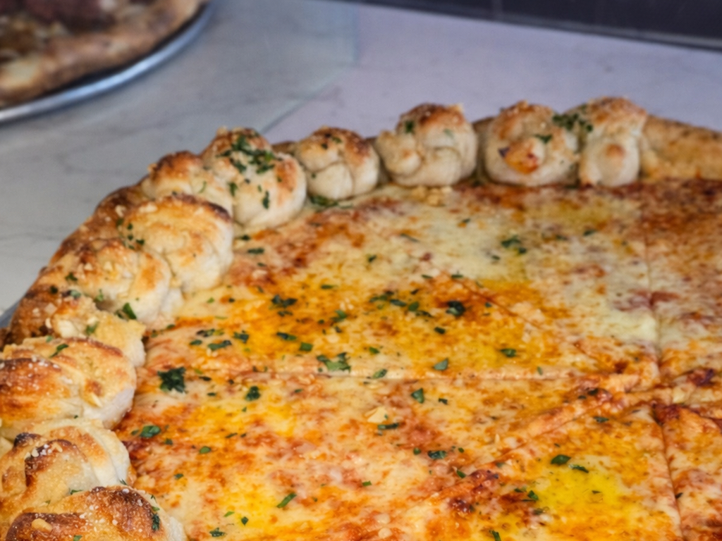 Garlic Knot Crust Pie (Personal).