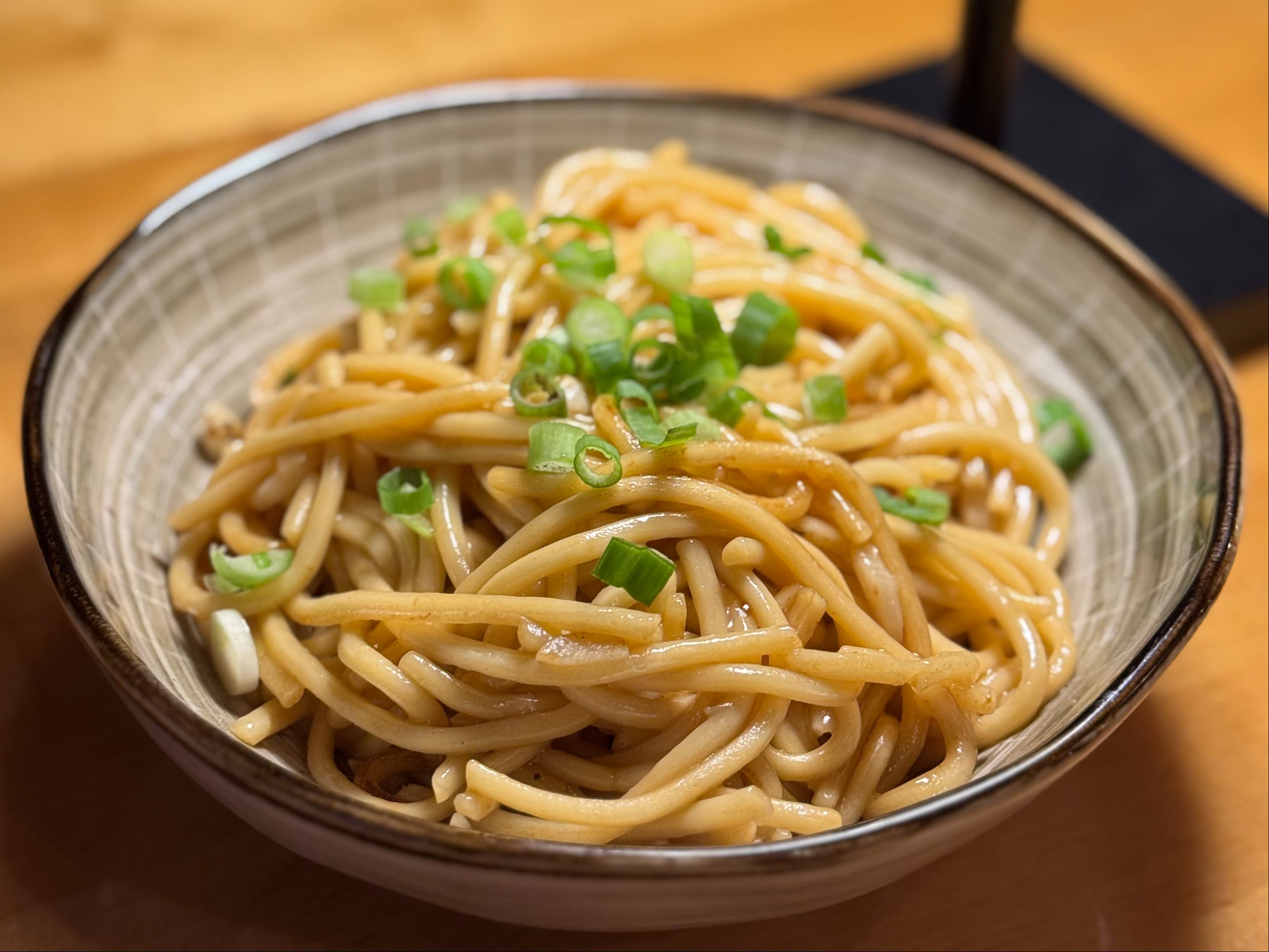 GARLIC NOODLES.