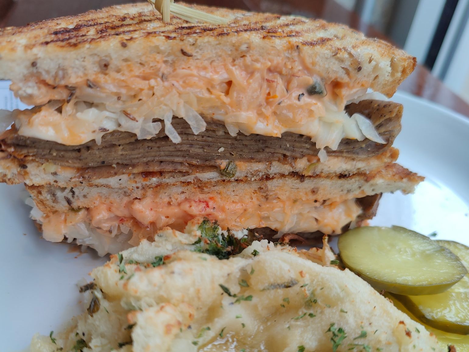 Seitan Reuben (V).