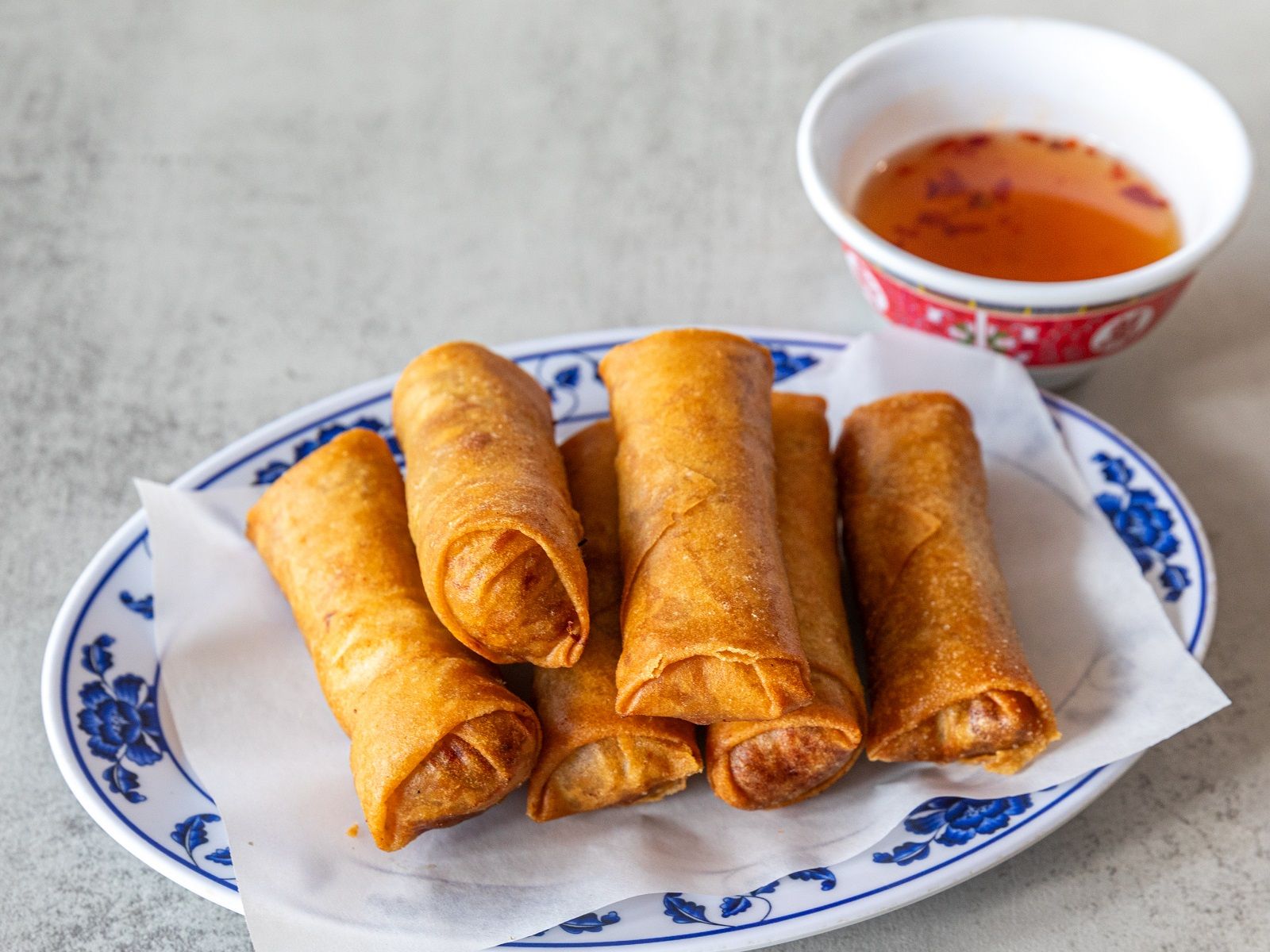EGG ROLLS (6pcs)