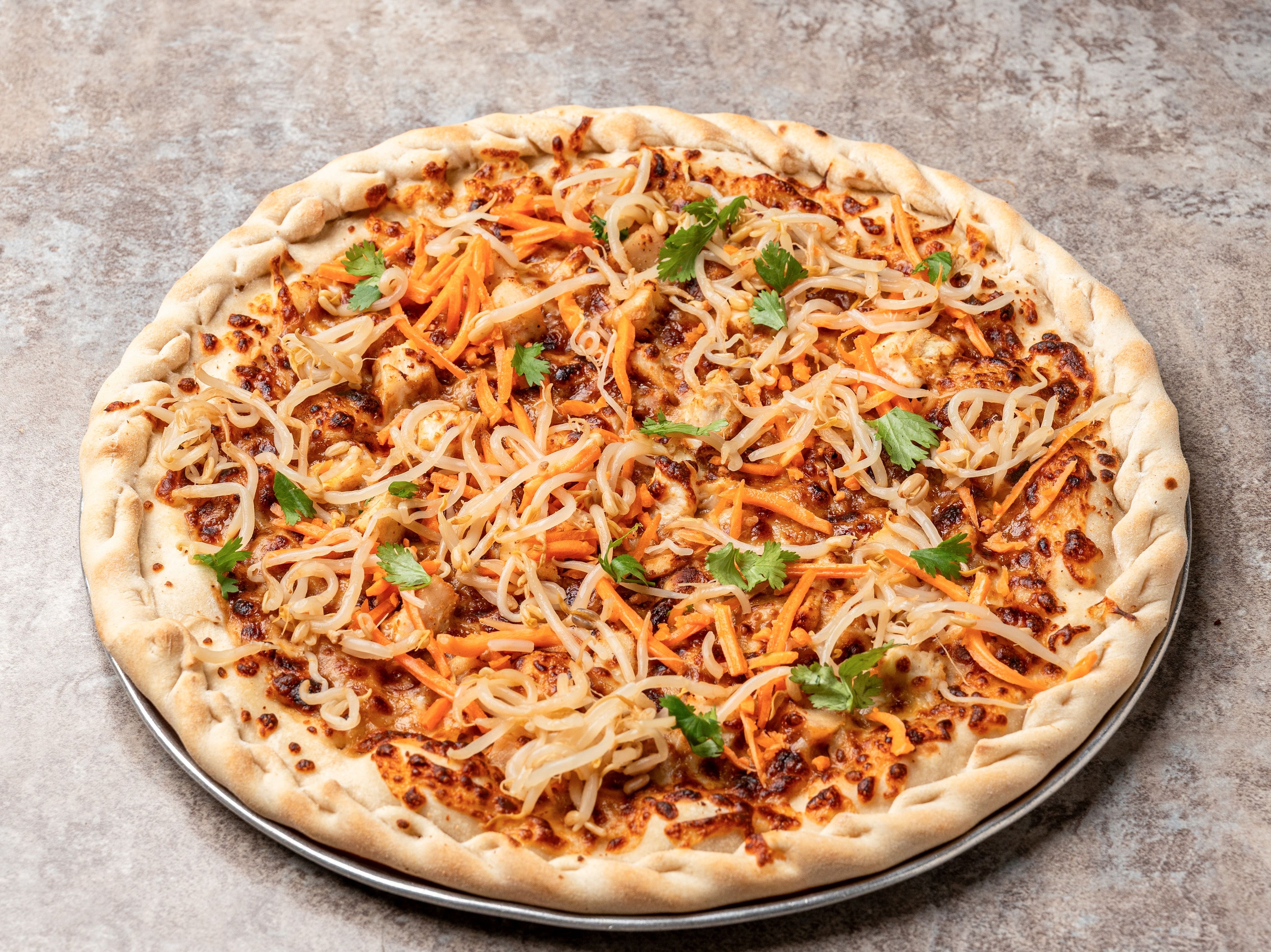 XL Thai Chicken Pizza