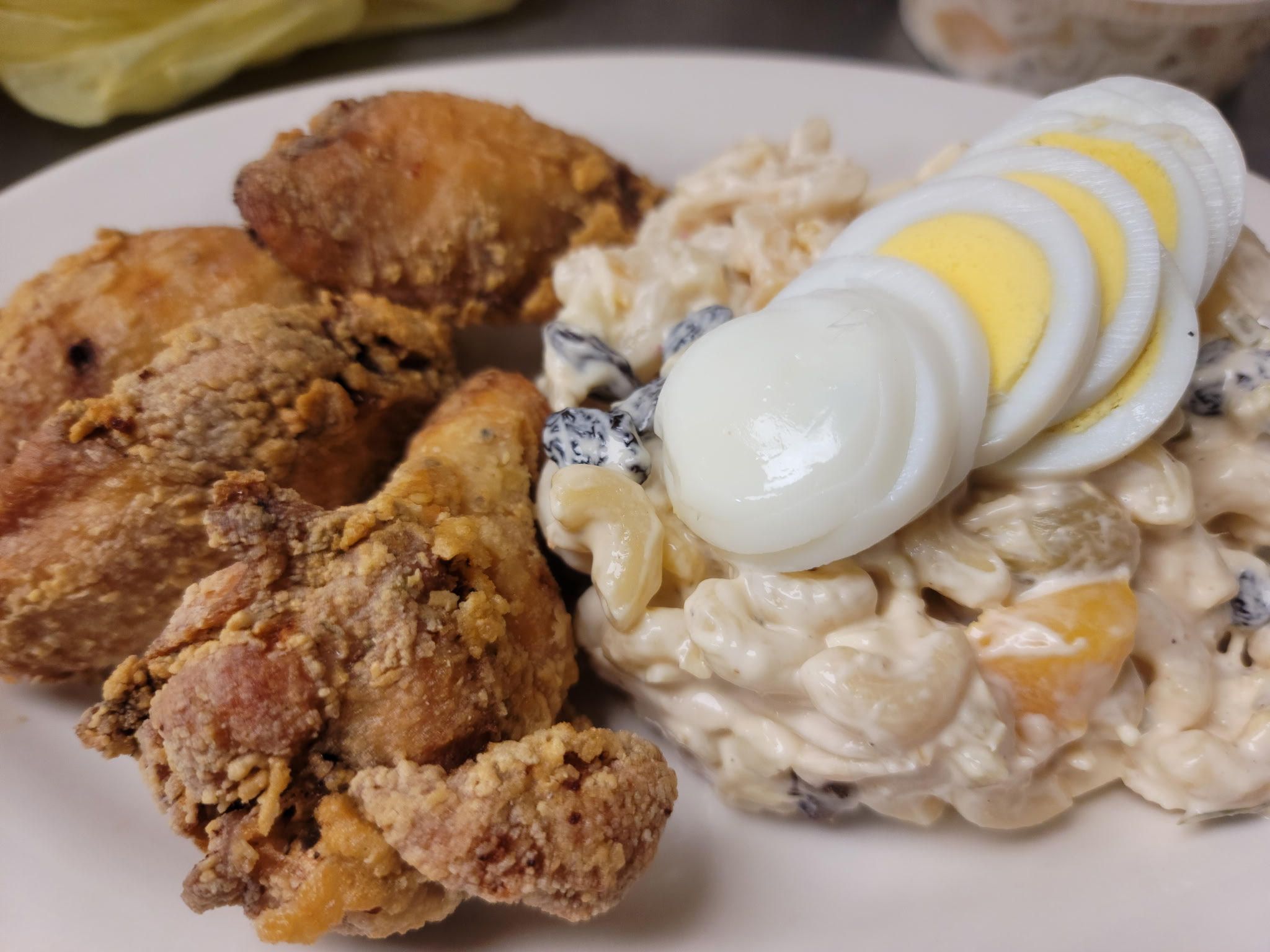 Chicken Macaroni Salad w/Fried Chx Wings