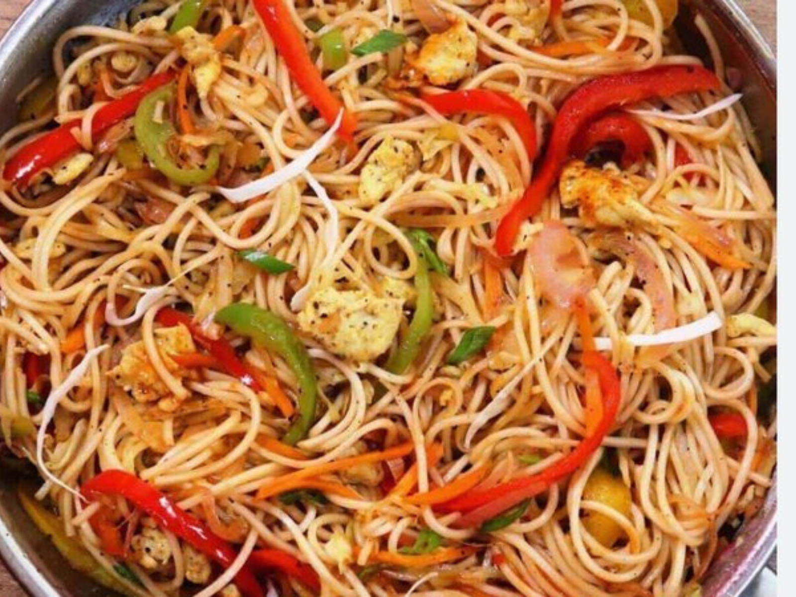 Veg Hakka Noodles+.