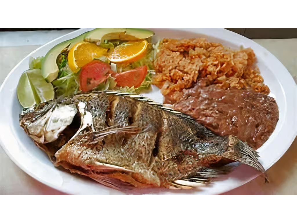 #35 Mojarra Frita.