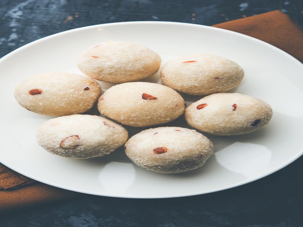 RAVA LADOO (4pcs).