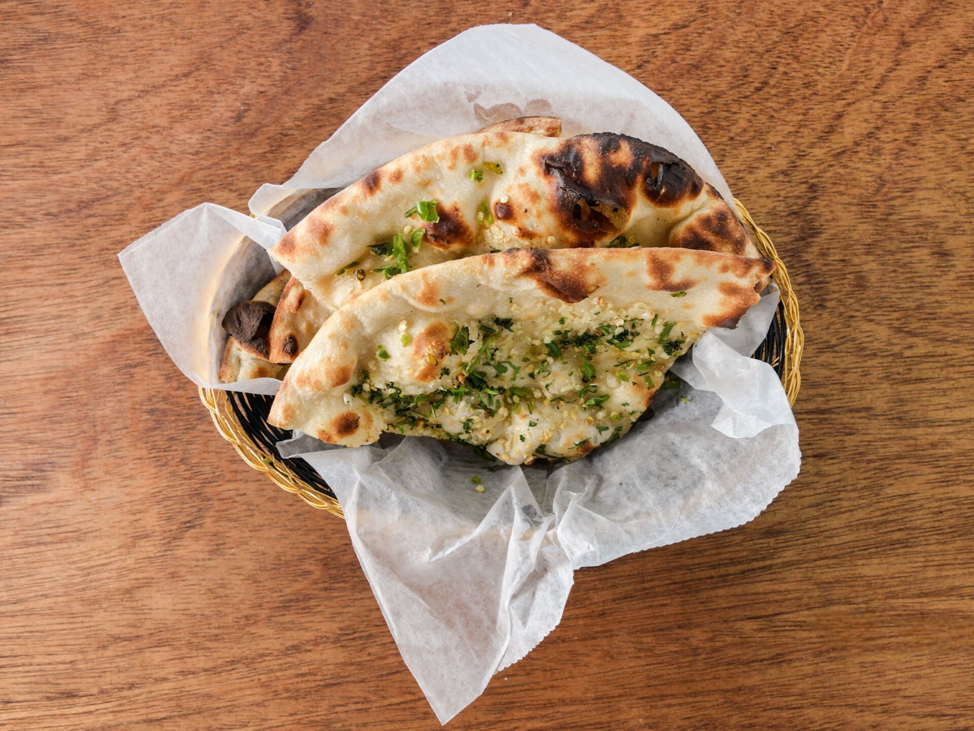 GARLIC CHILLI NAAN.