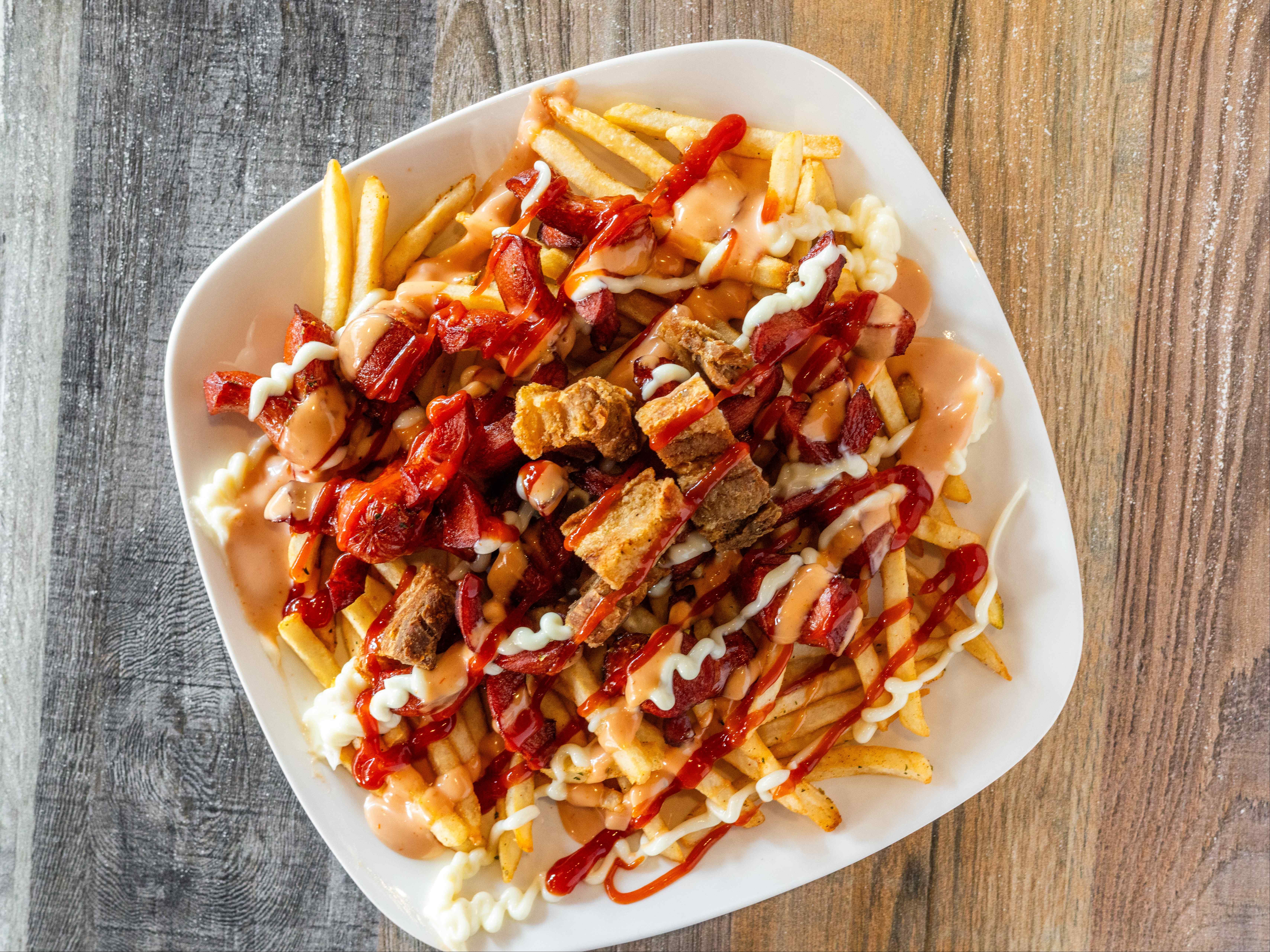 Salchipapas.