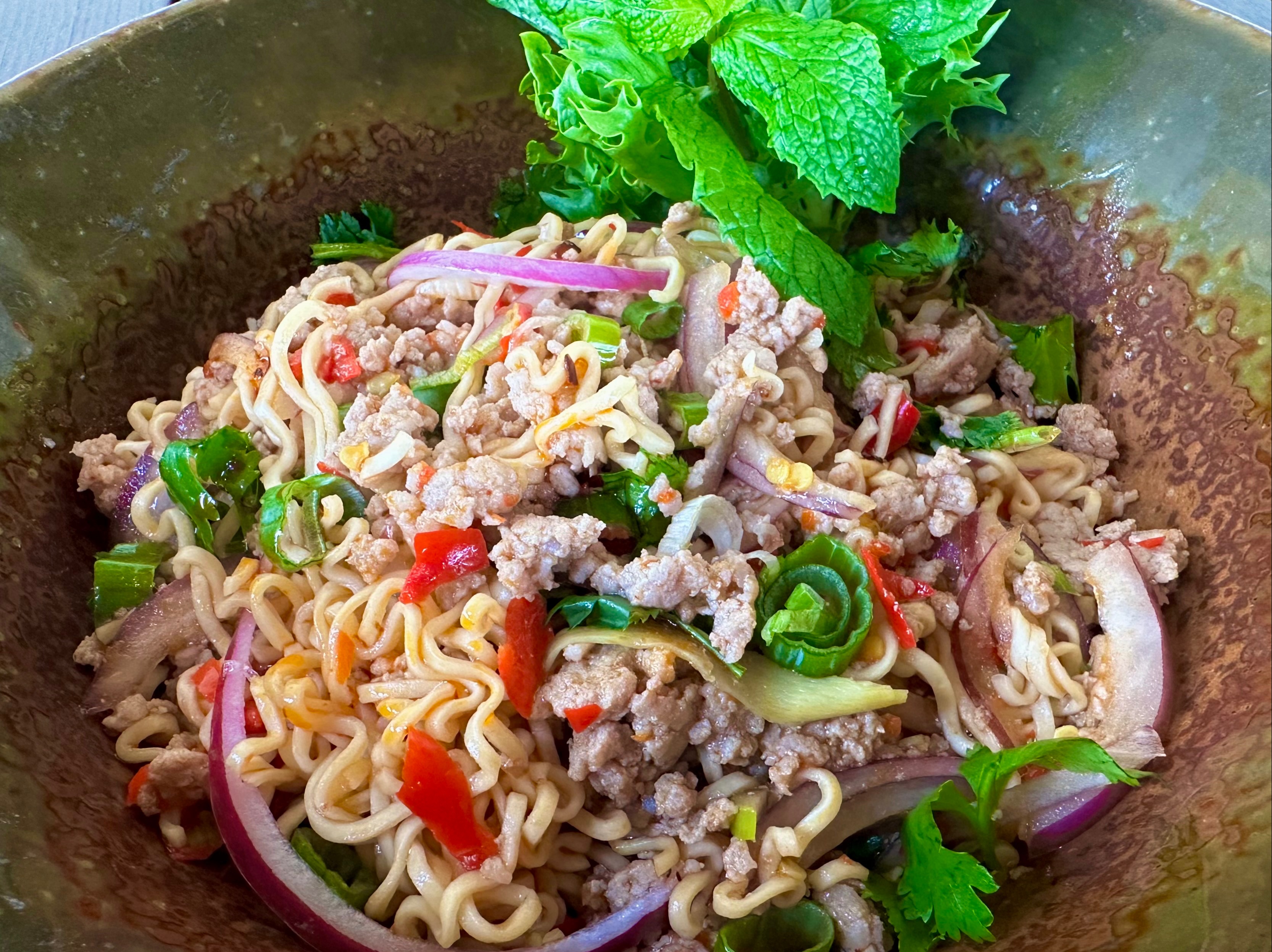 Yum Mama Noodle ยำมาม่า.