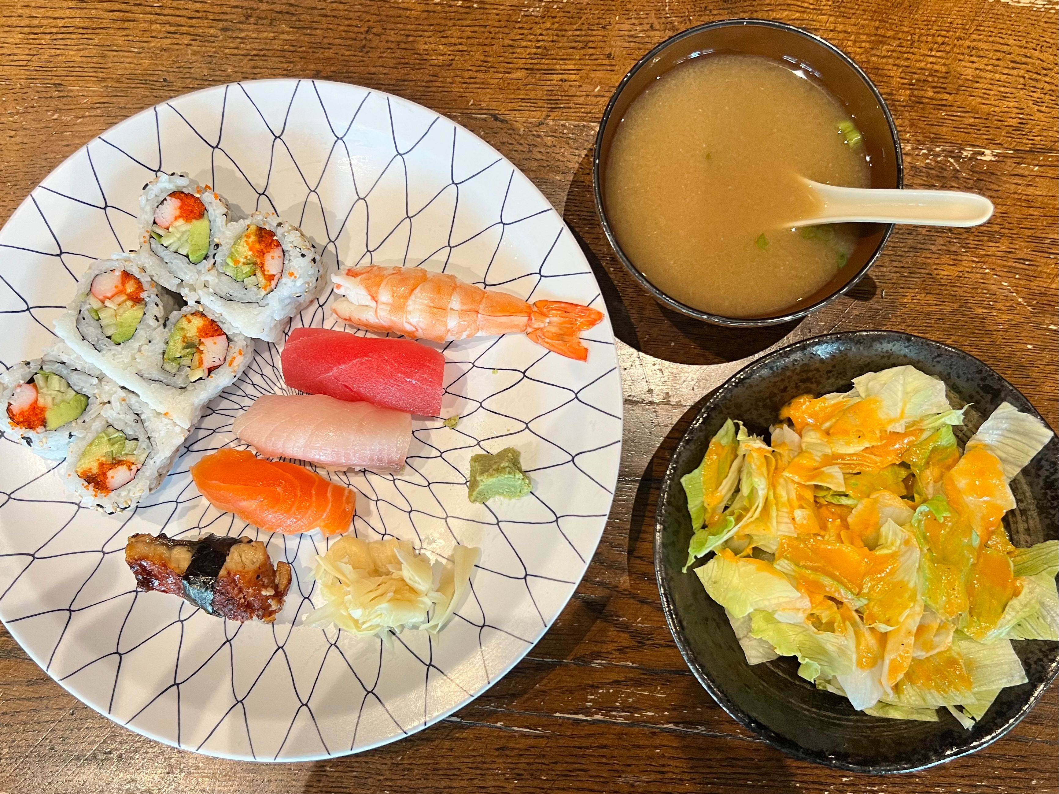 Sushi Regular 11pcs (L)
