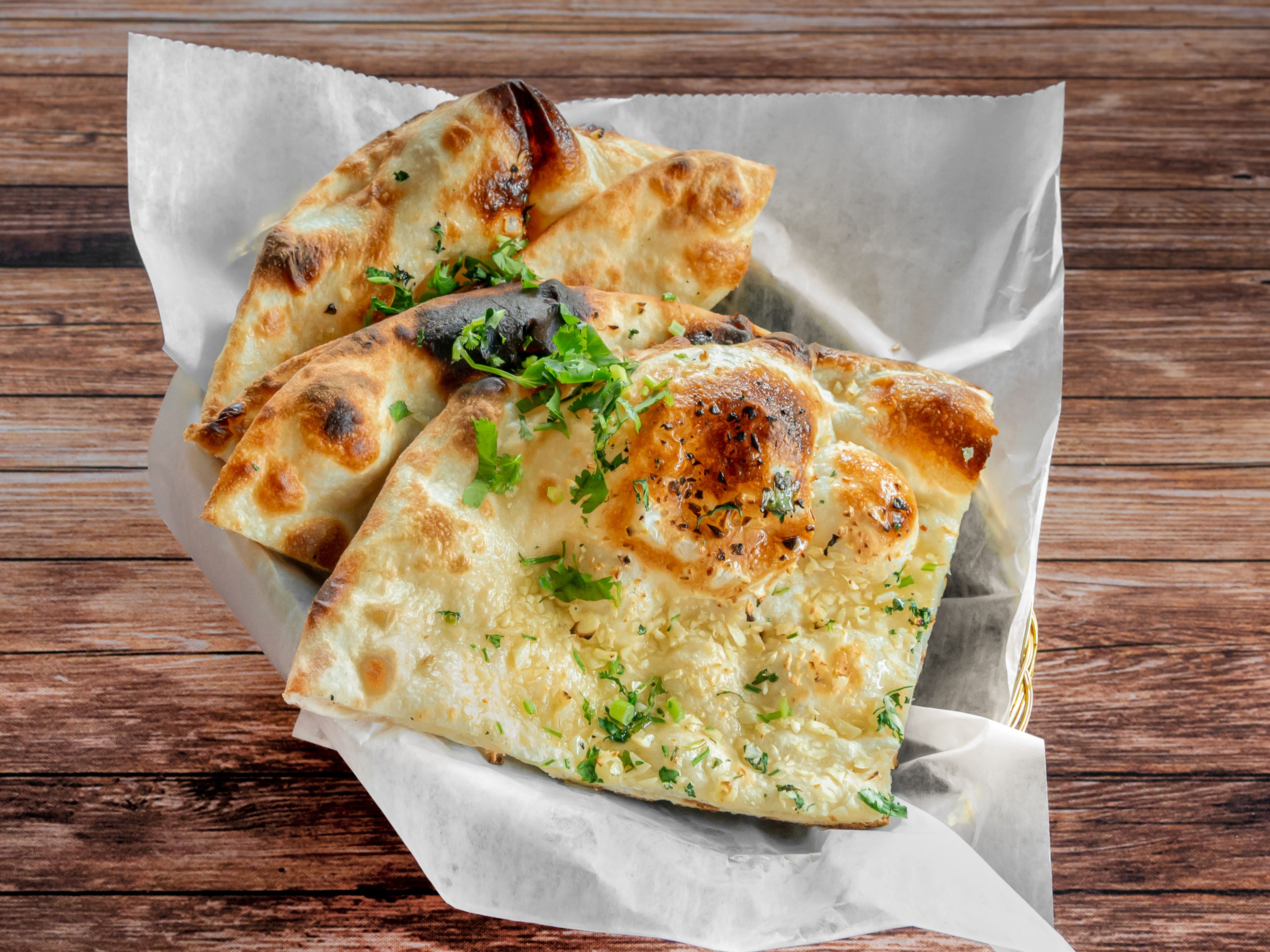 GARLIC NAAN