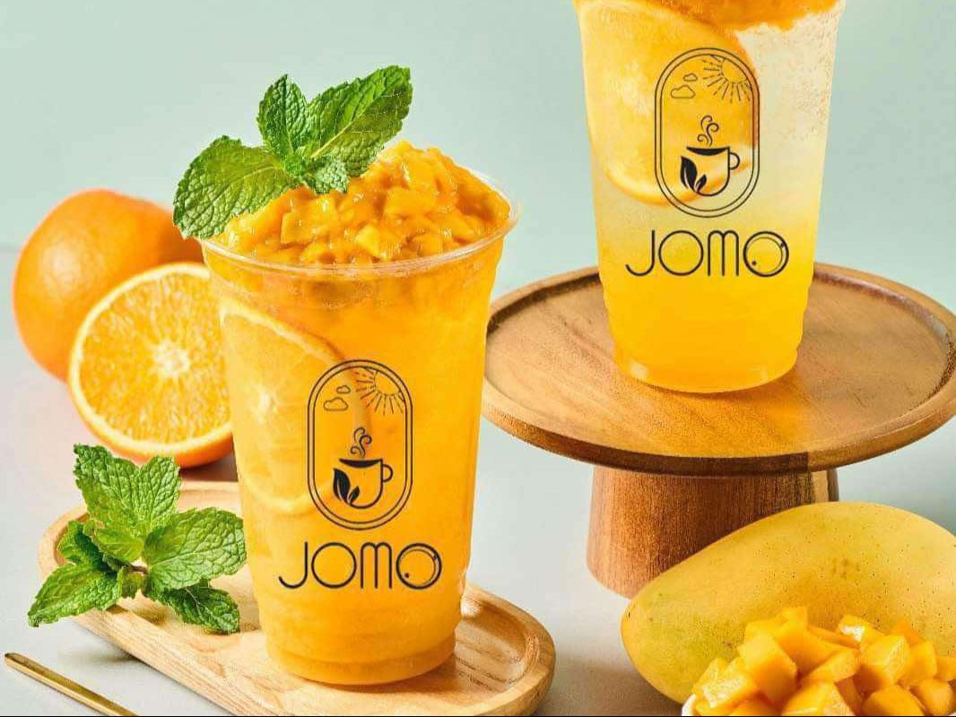 Mango Bellini Refresher (with Mango Pop).