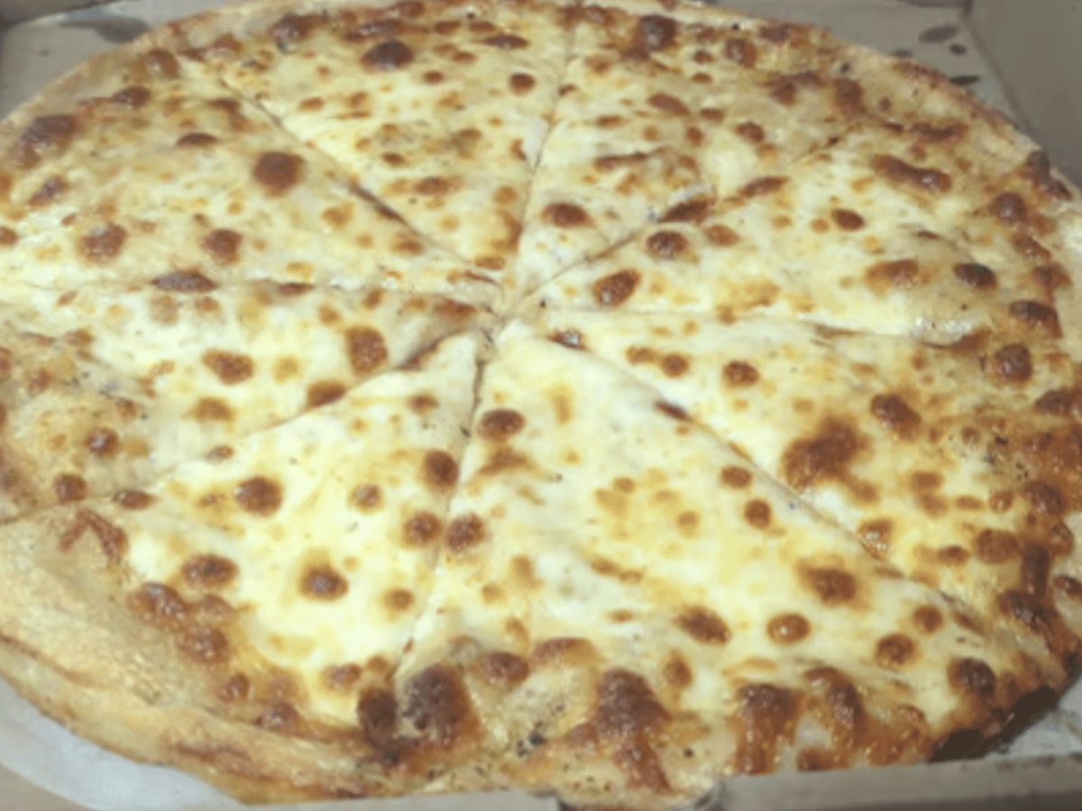Small (12") Garlic Pizza.