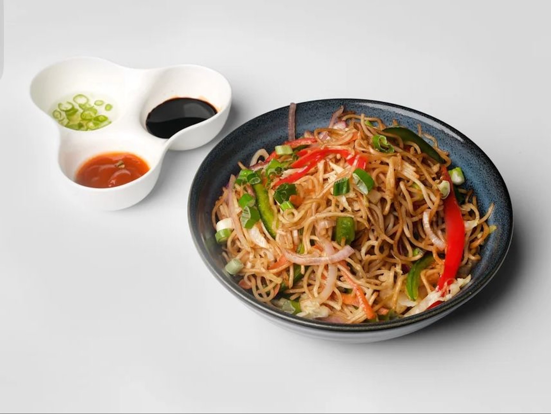 HAKKA NOODLES.