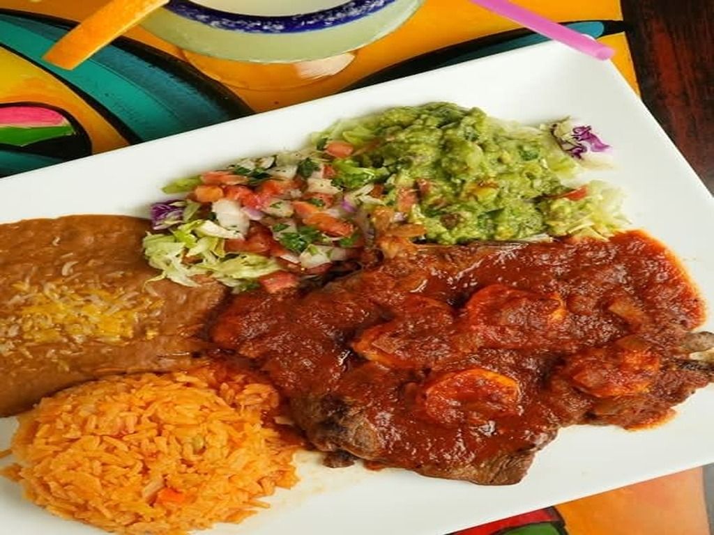 Bistec Y Camarones.