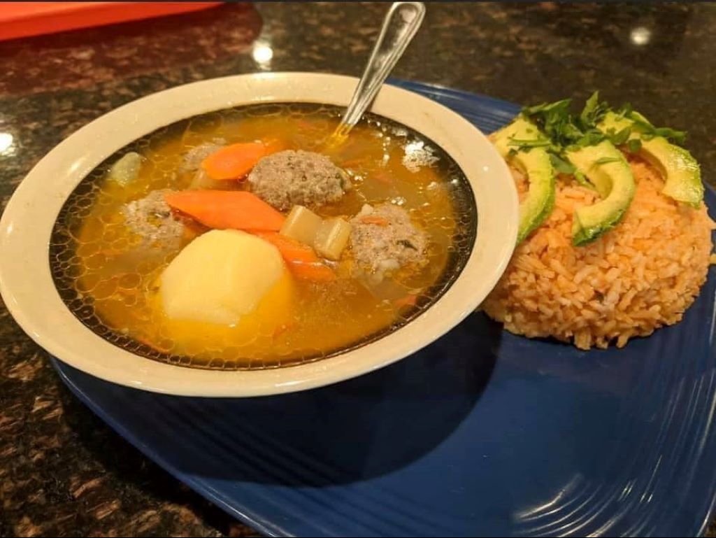 (  WED ) Caldo De Albondigas 1/2 Orden.