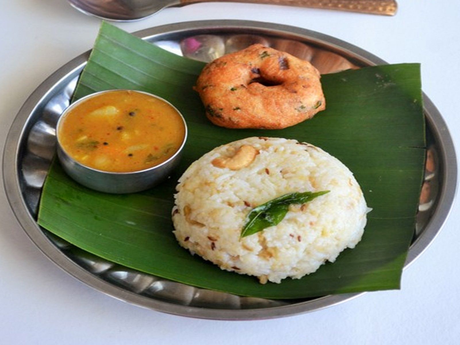 Pongal Vada Combo.
