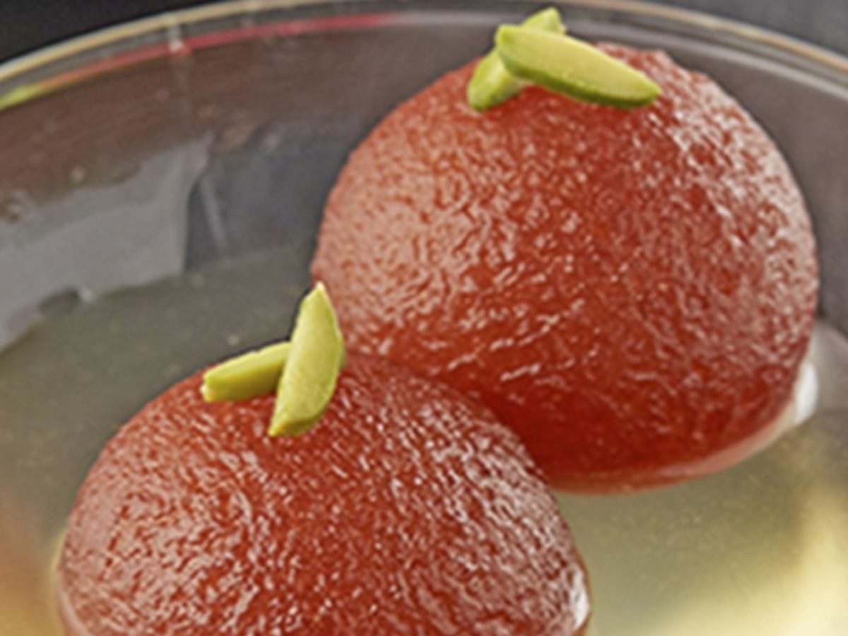 Gulab Jamun (4 Pcs).
