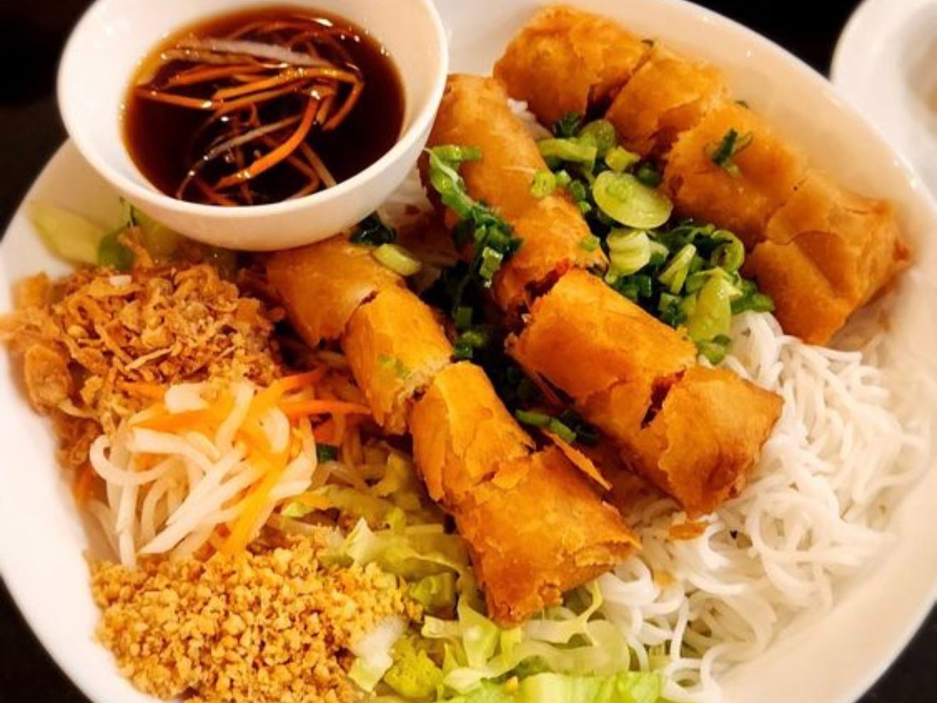 Vermicelli noodle with Egg Roll (Bún Chả Giò).