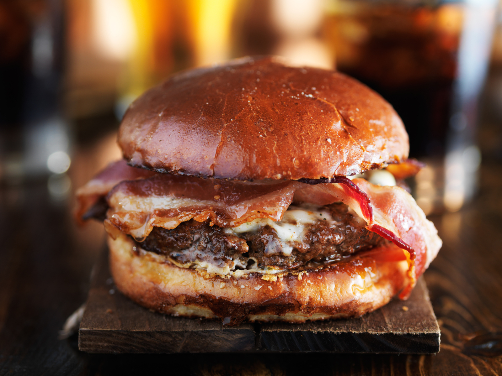 Bacon Cheese Burger: A Juicy American Classic