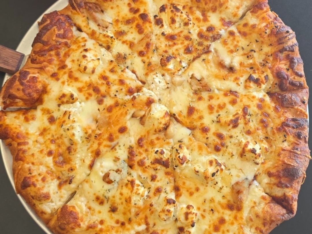 White Pizza - Medium.