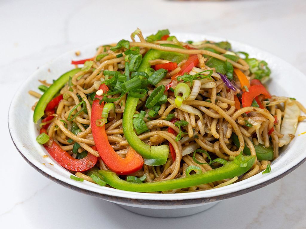 Veg Chili Garlic Noodles  (Small  Tray- Serves 10-12 People)
