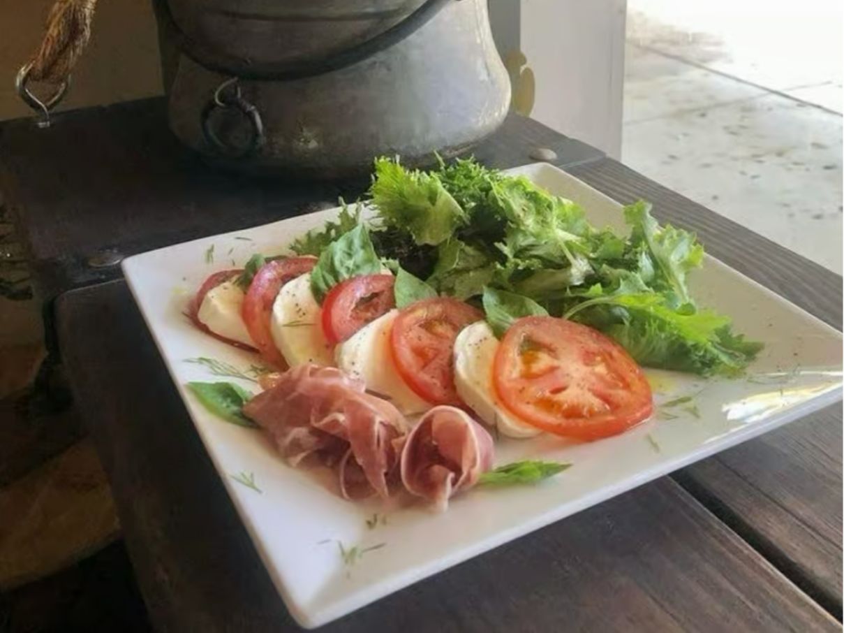Le Caprese  Salad
