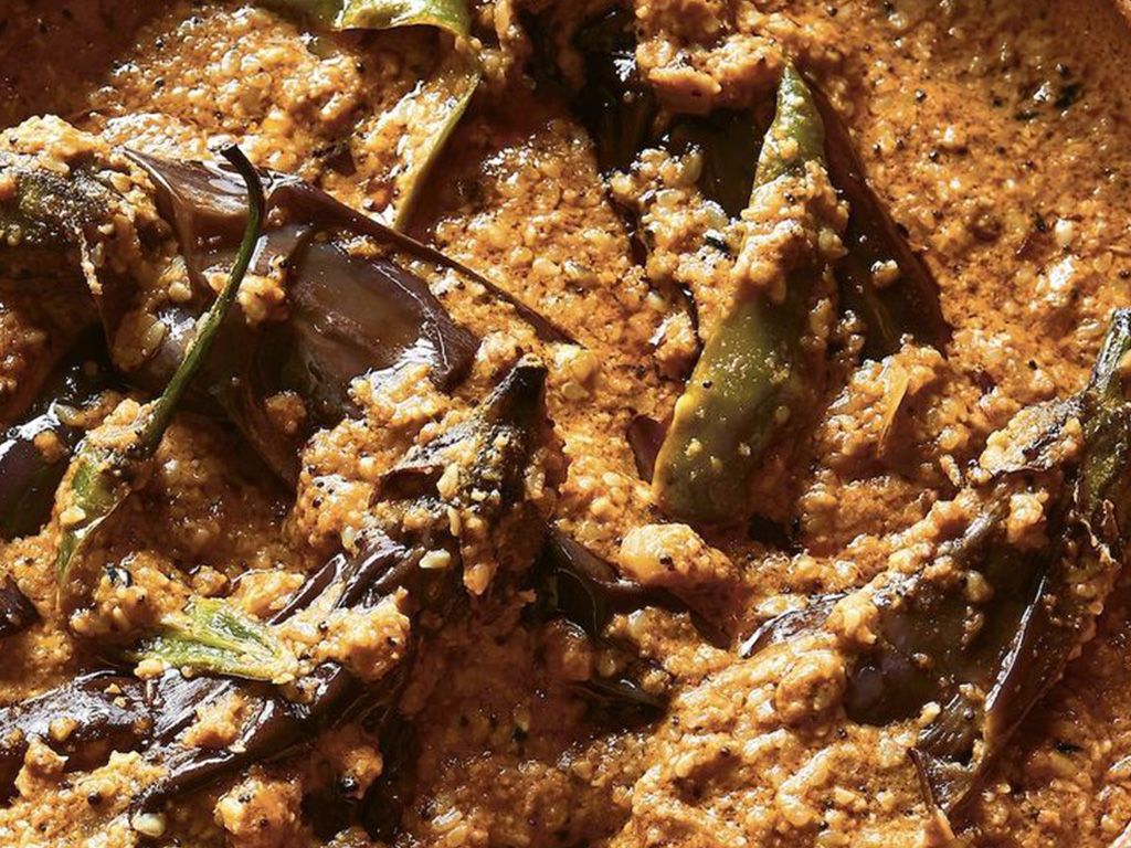 Baingan Mirch Ka Salan  (Small  Tray- Serves 10-12 People).