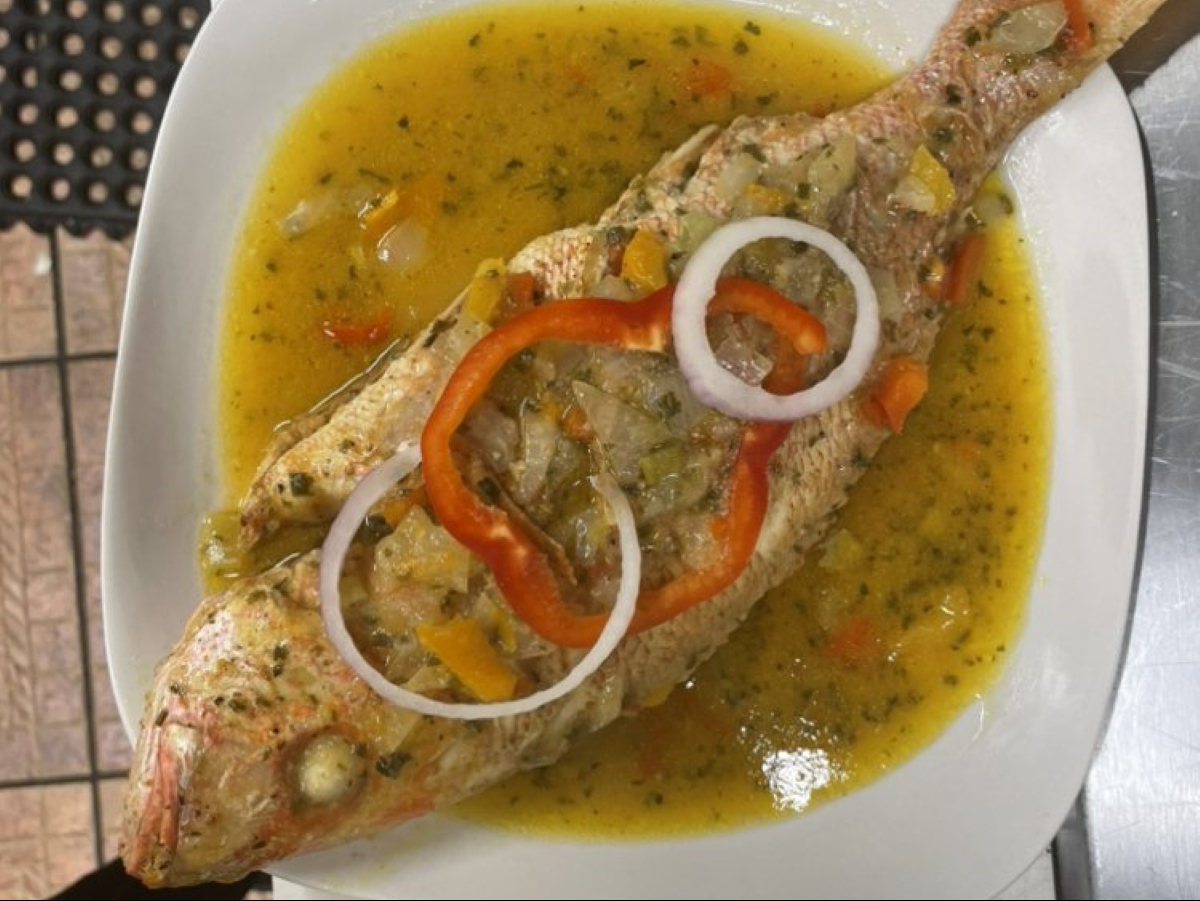 Stewed Fish & Plantains (Medium).