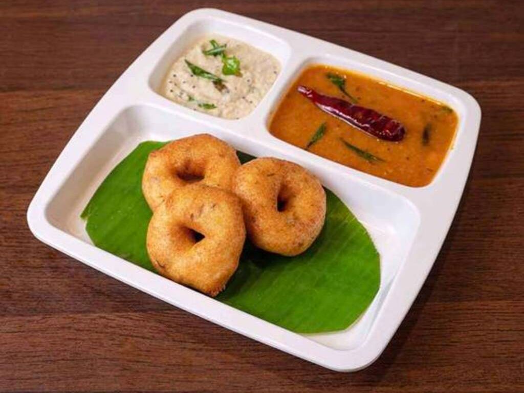 Medu Vada (3).