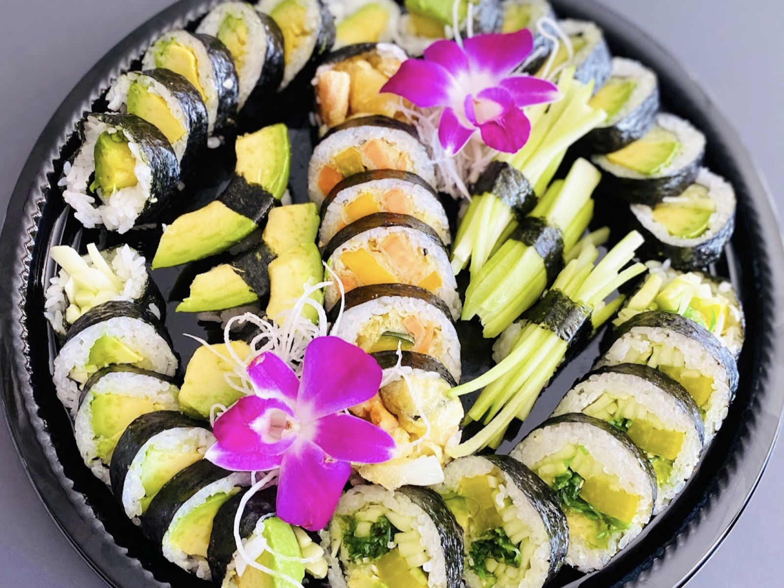 SUSHI PLATTERS VEGETABLE LOVERS 36PCS.