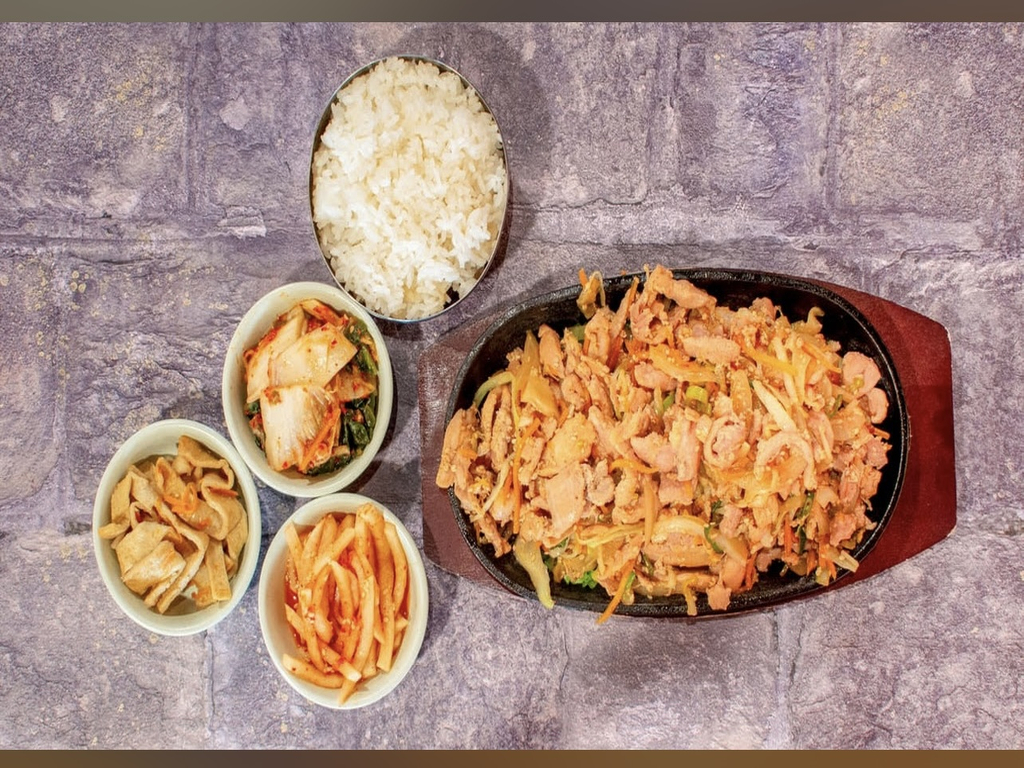 CHICKEN BULGOGI.