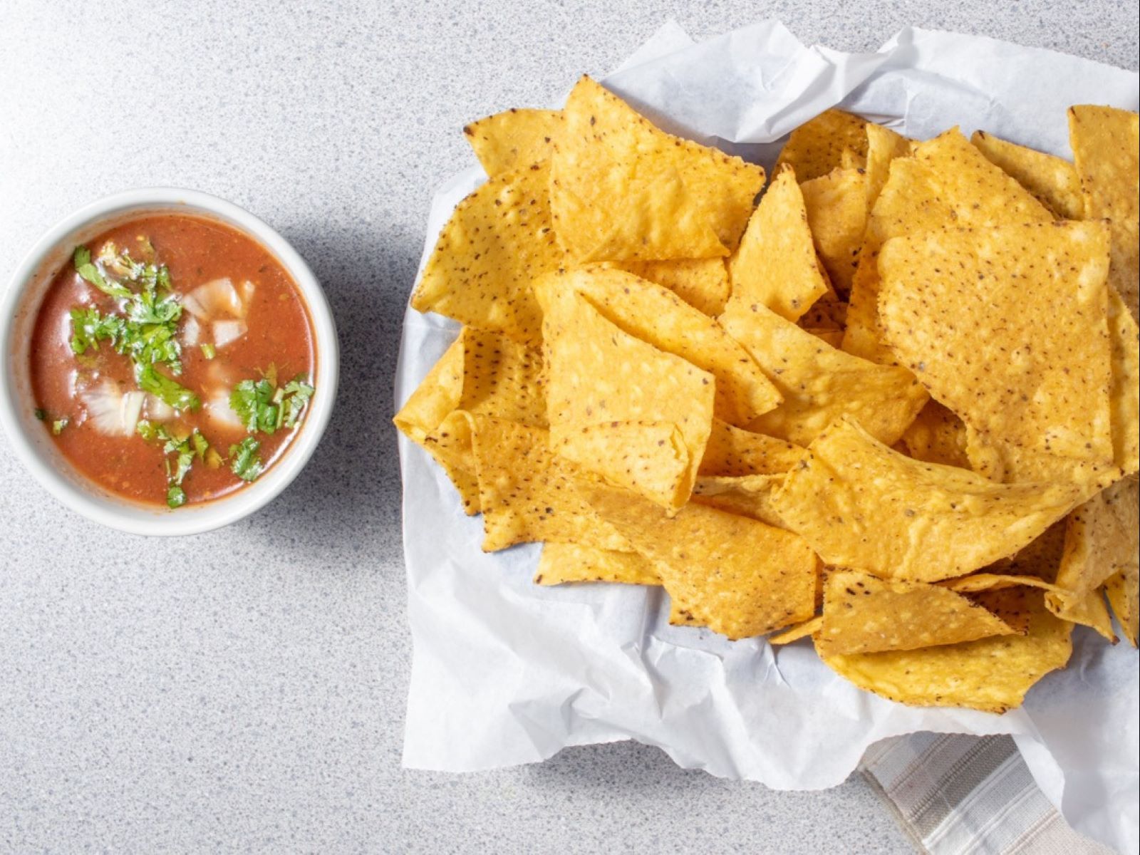 Chips Con Salsa.
