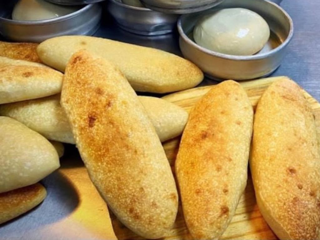 Homemade Bread 11" Roll