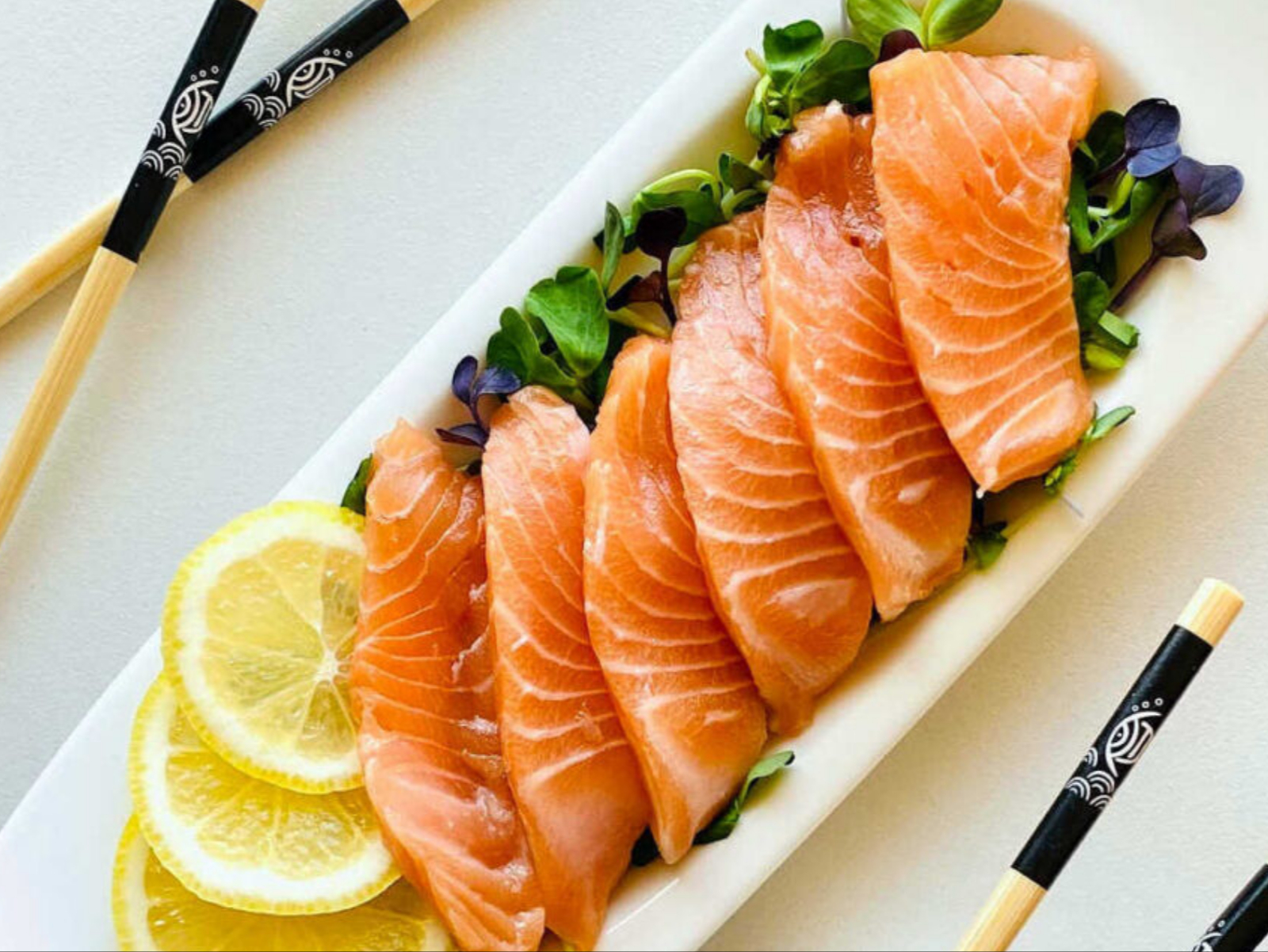 161/Smoked Salmon Sashimi (5 pcs)