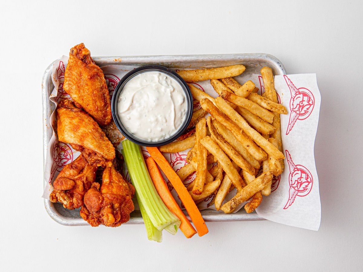KIDS BBQ WINGS & FRIES.