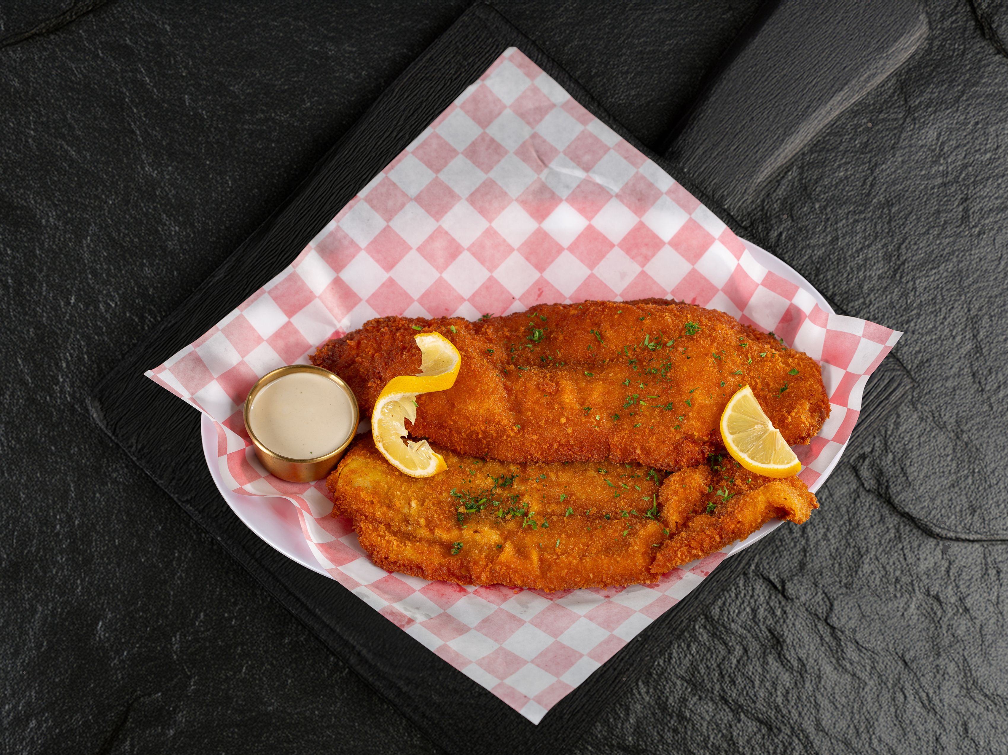 Fried Fish Fillet (1 LB) / فيليه سمك مقلي (رطل).