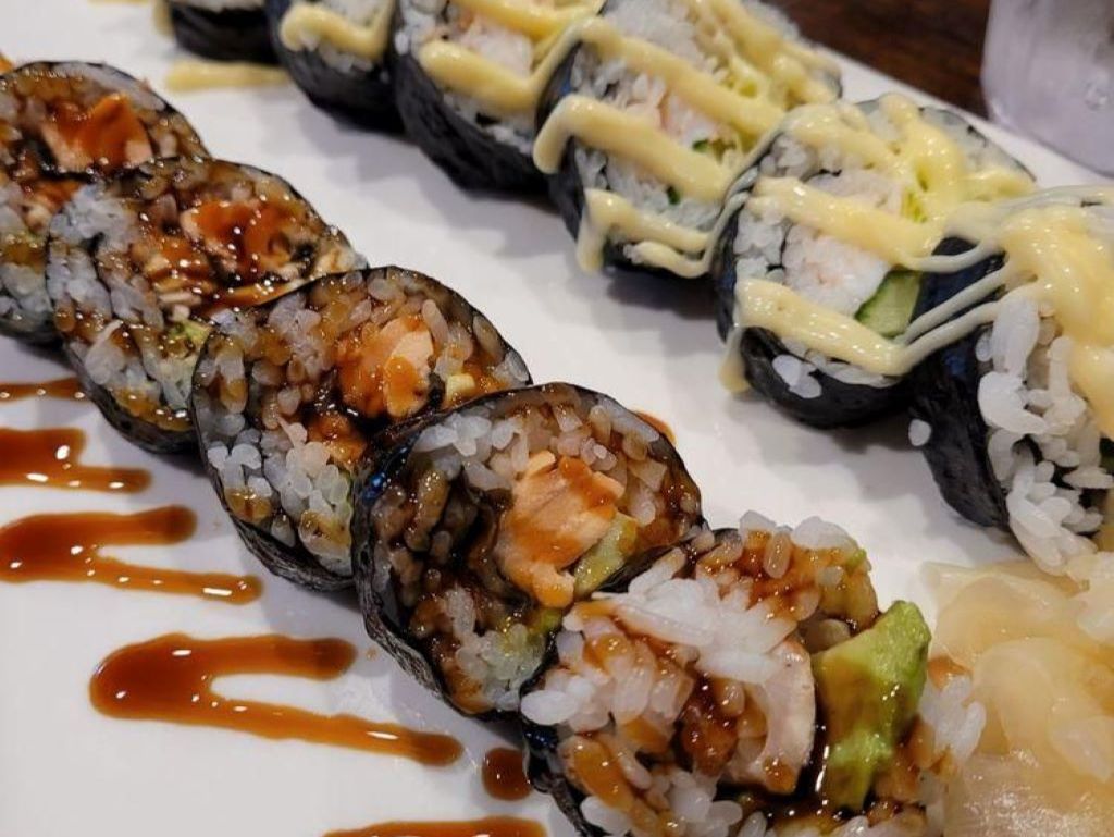 Super Duper Roll, Cooked salmon, eel, avocado, fish egg.