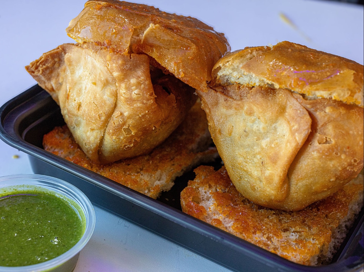 Samosa Pav (S).
