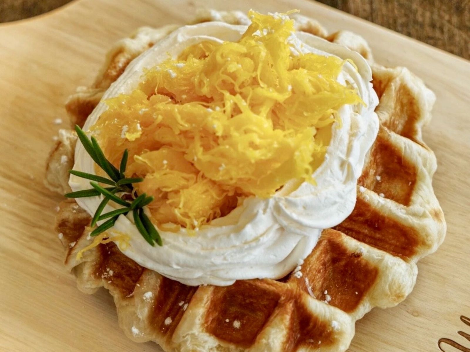 Foi Thong (Gold Egg Yolk Thread & Cream).