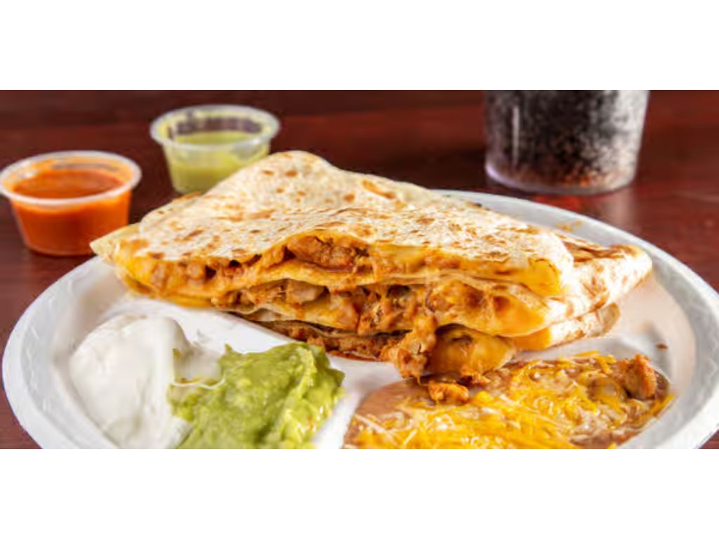 Pollo Asa Super Quesadilla.