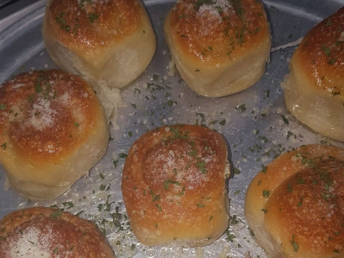 Two Garlic Knots.