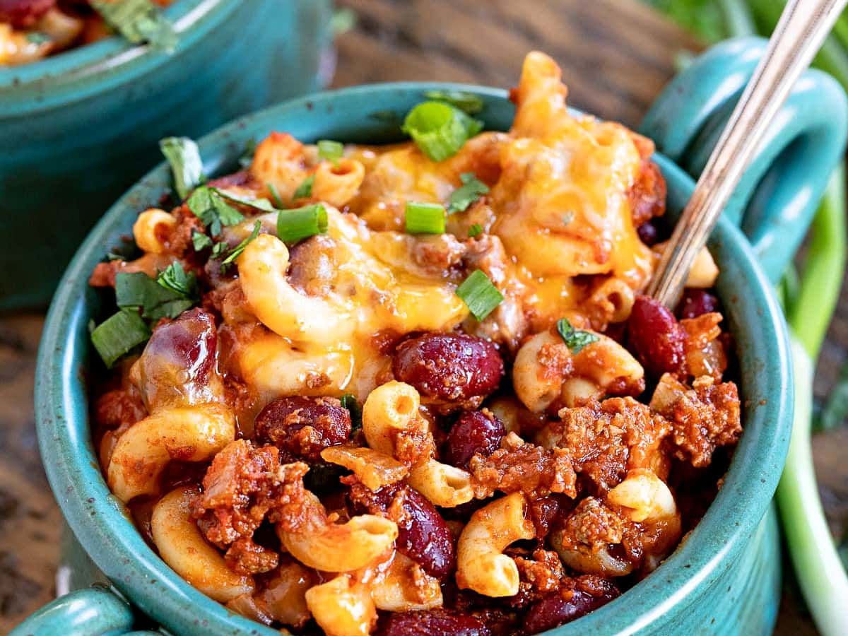 Hot Side 8oz Chili Mac & Cheese.