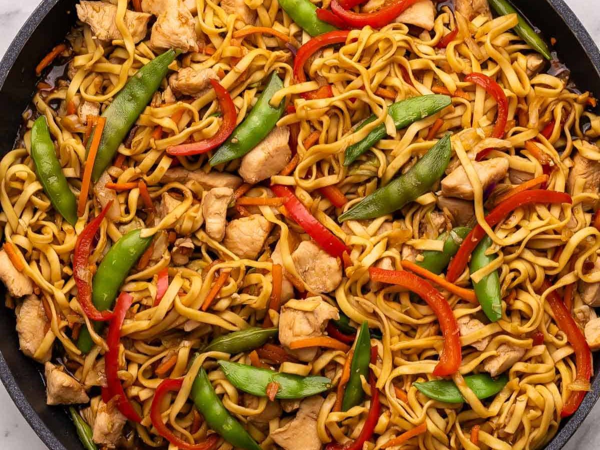 SP22. Chicken Chow Mein Combo / Cơm gà xào mì kết hợp / 鸡肉炒面套餐.