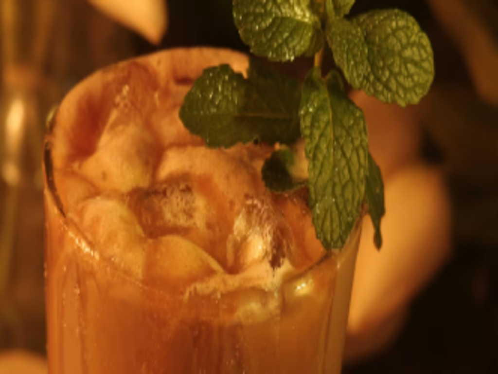 Q32 Salted Caramel Mocha - Iced.