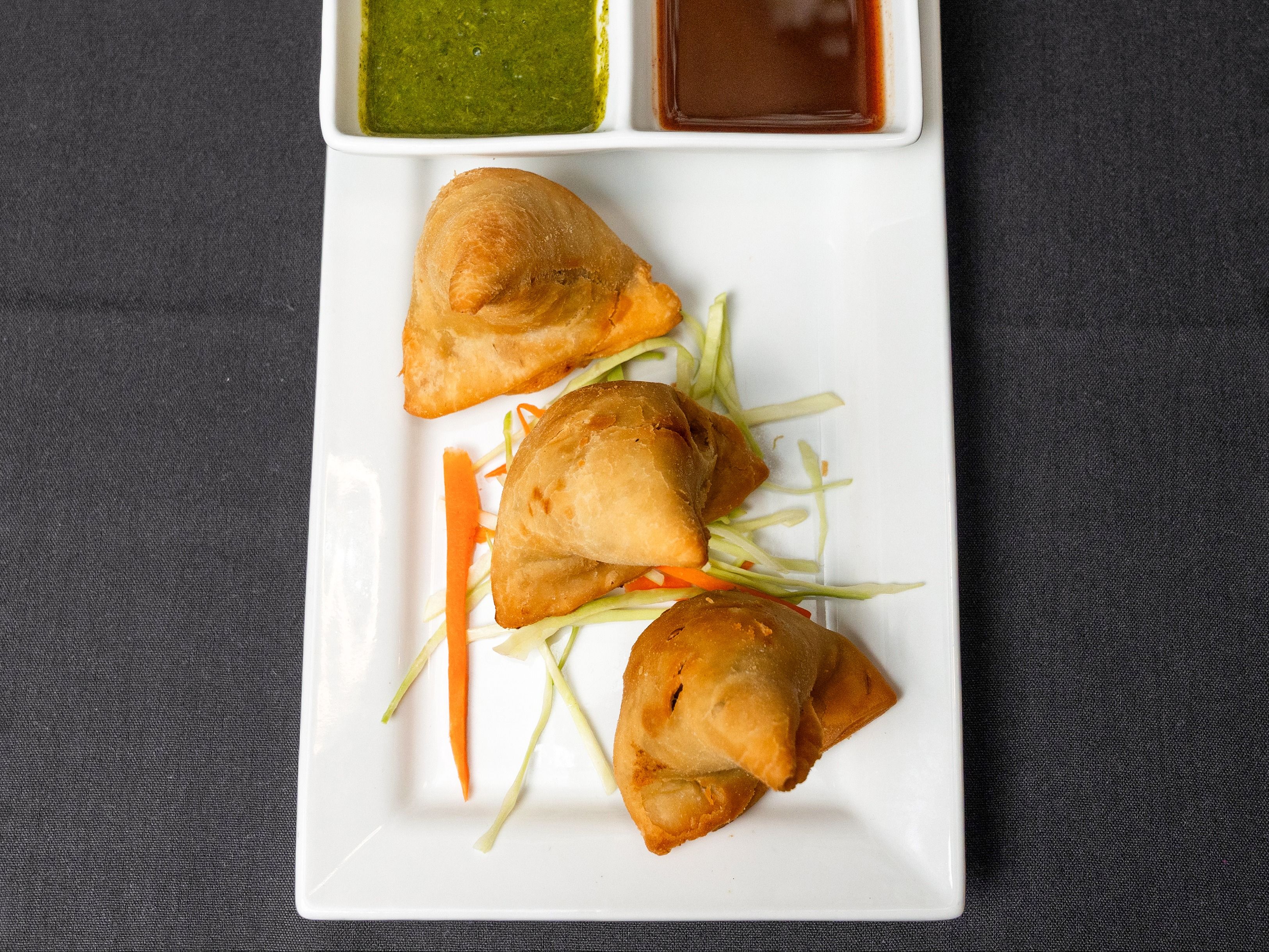 Vegetable Samosa (2Pcs).