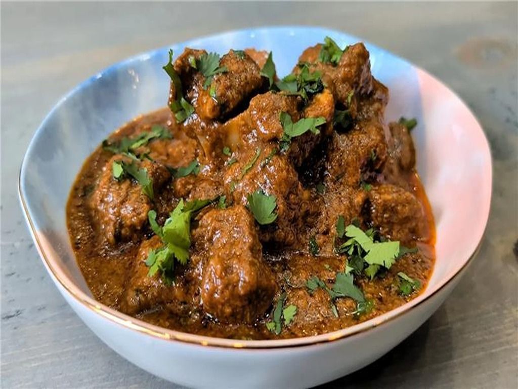 SCRUMPTIOUS LAMB CURRY.