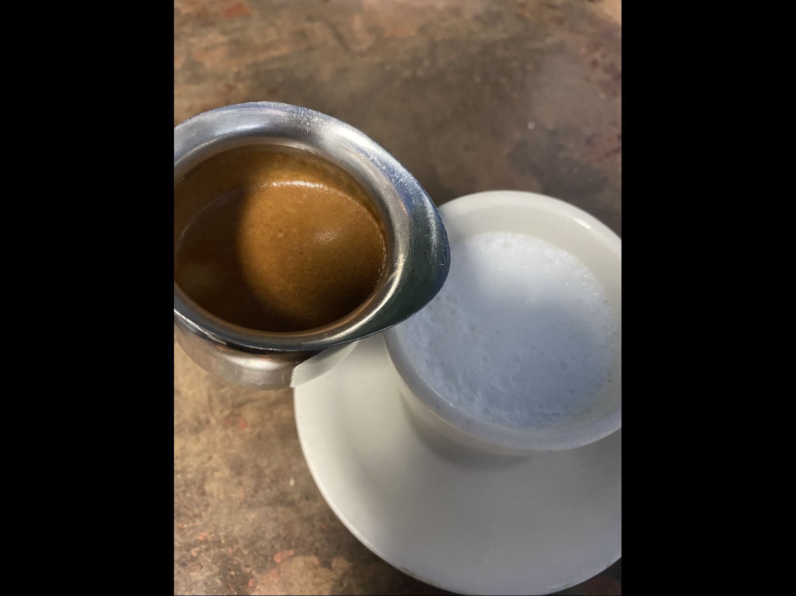 CAFE CON LECHE (R).