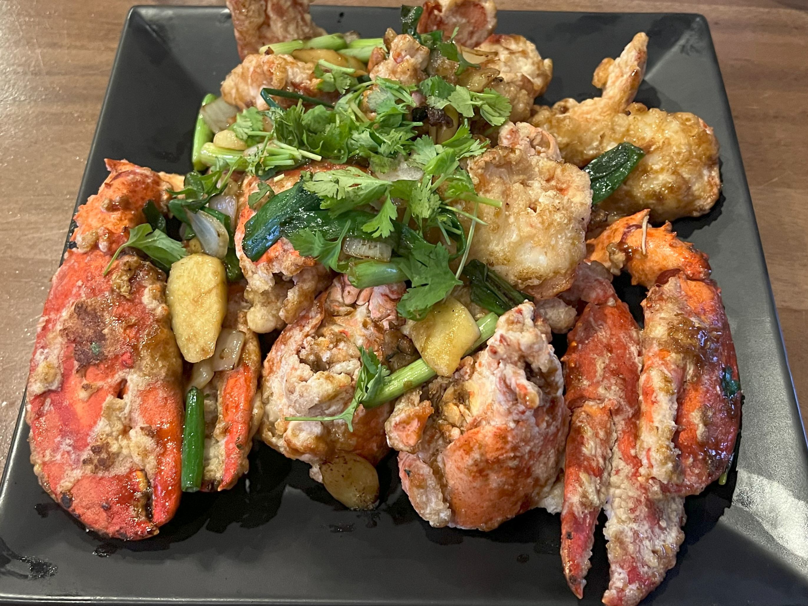 D3. Ginger Scallion Twin Lobster.