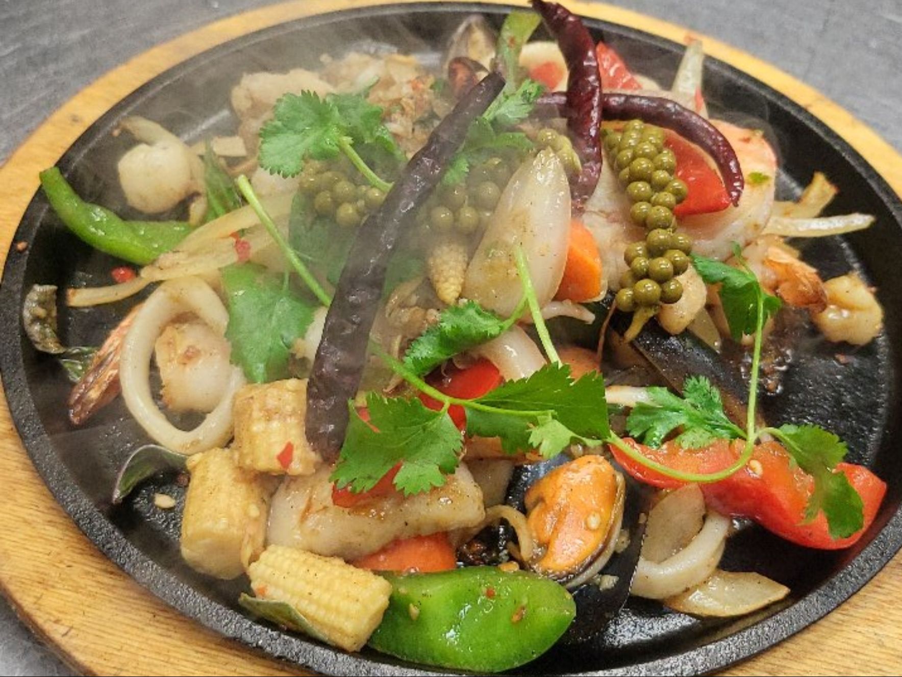 Stir Fried Spicy Seafood (Pad Cha Talay).